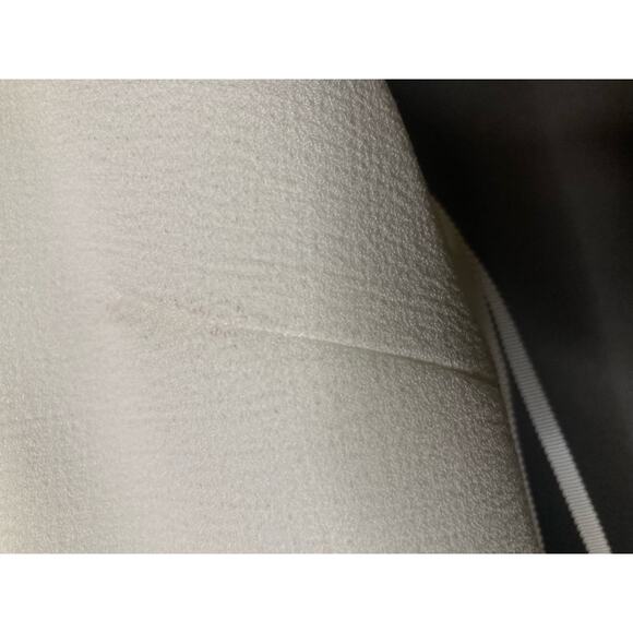 Rebecca Vallance Ivory Love Bow Bridal Gown with tags. Size 6 - Picture 15 of 16